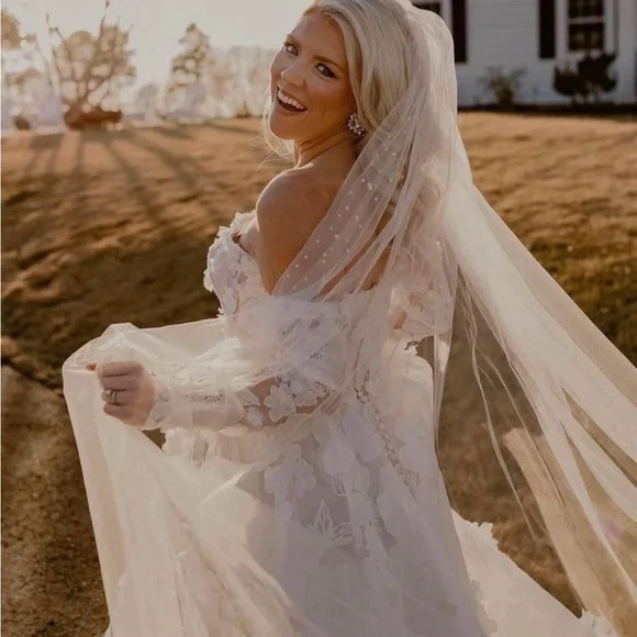 Wedding dress size 6 Morilee poppy style 4159, never worn or altered